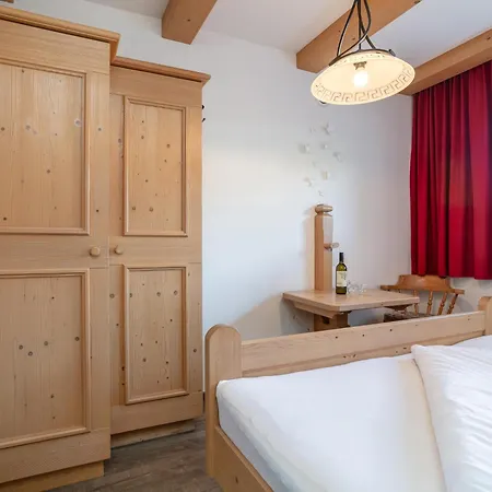 Marchfeld 4 *